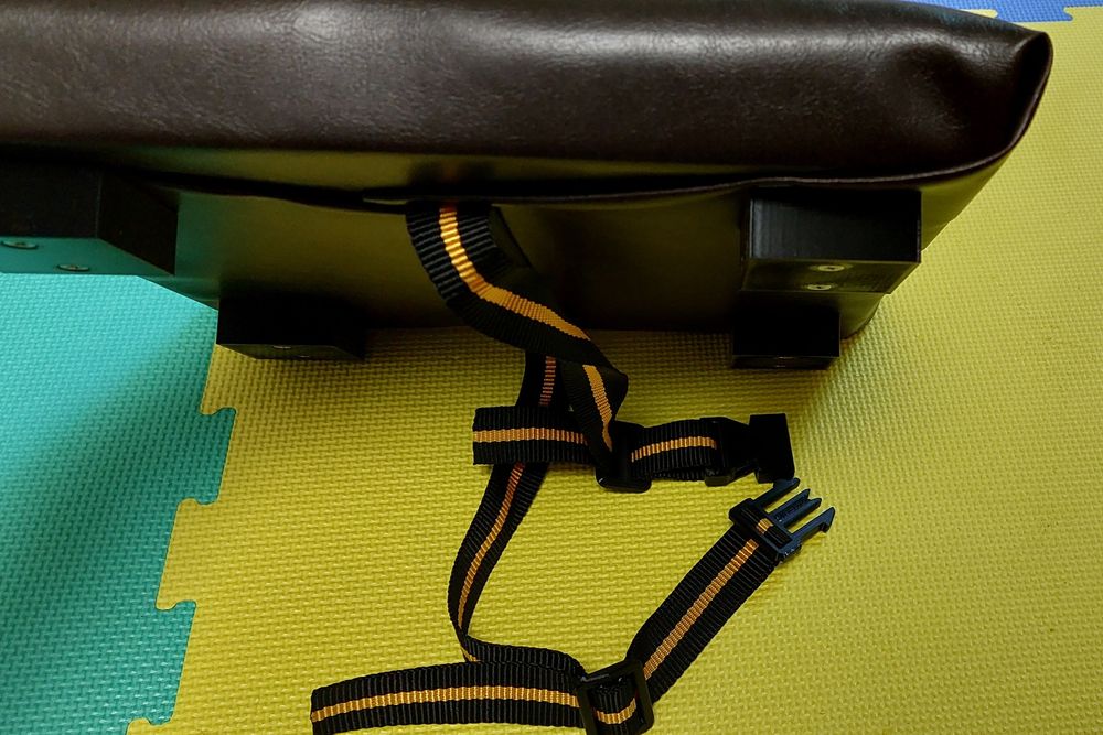 Înălțător scaun de masa copil