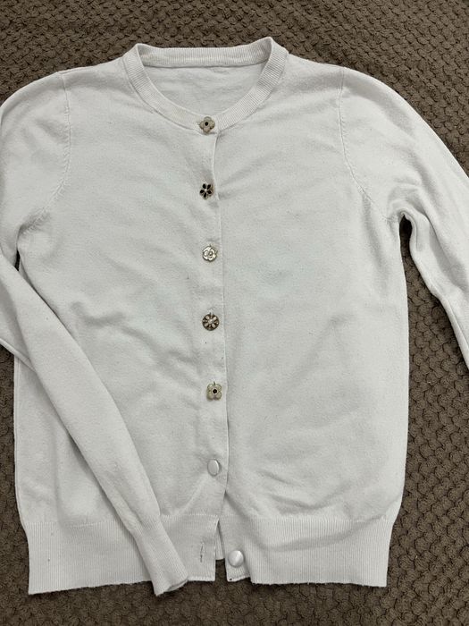 Дънки , тениски и жилетка