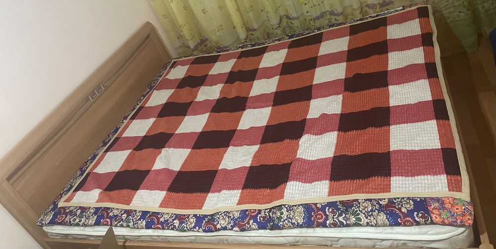 Двухспальная кровать