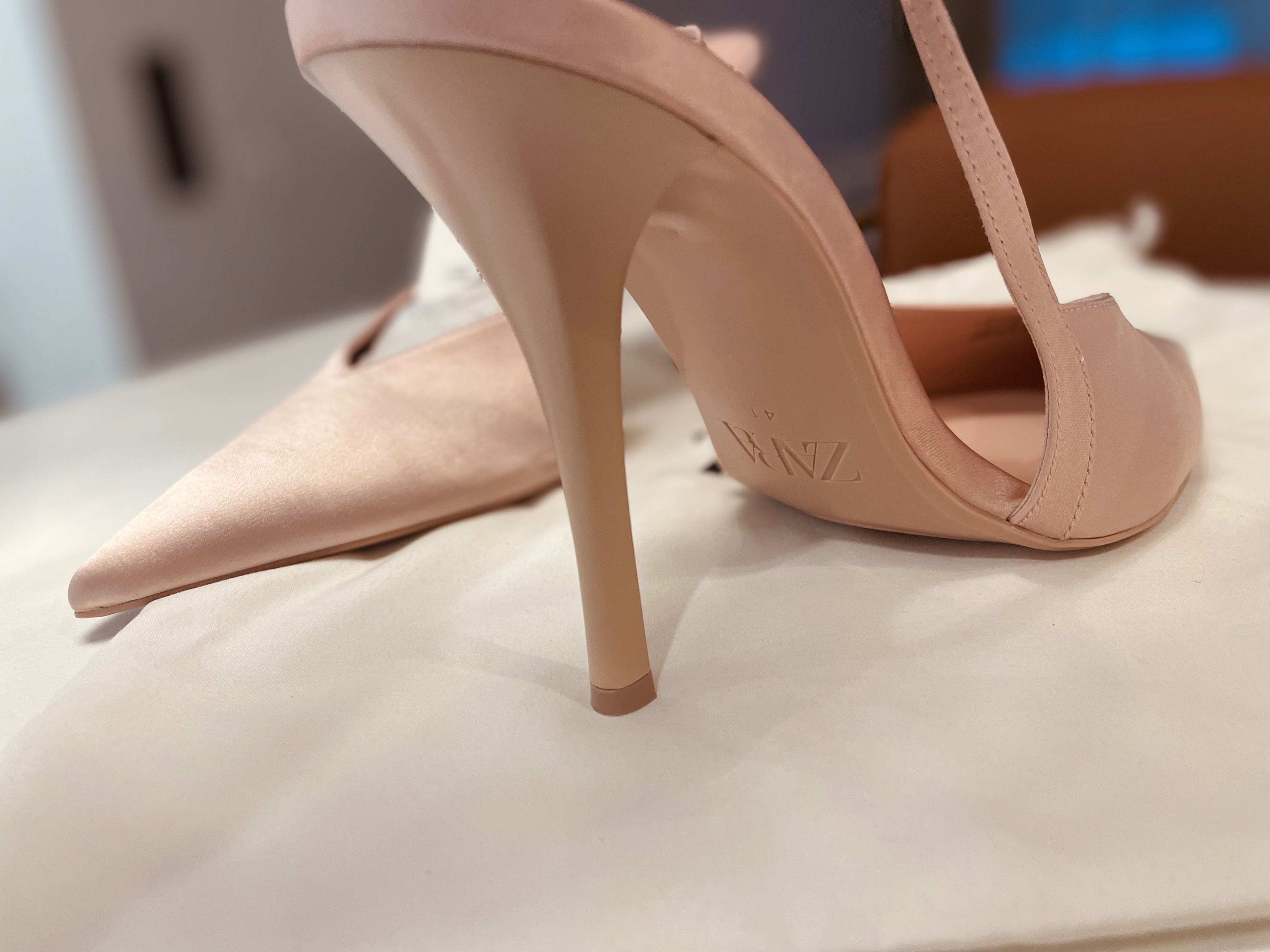 ZARA Дамски обувки на висок ток