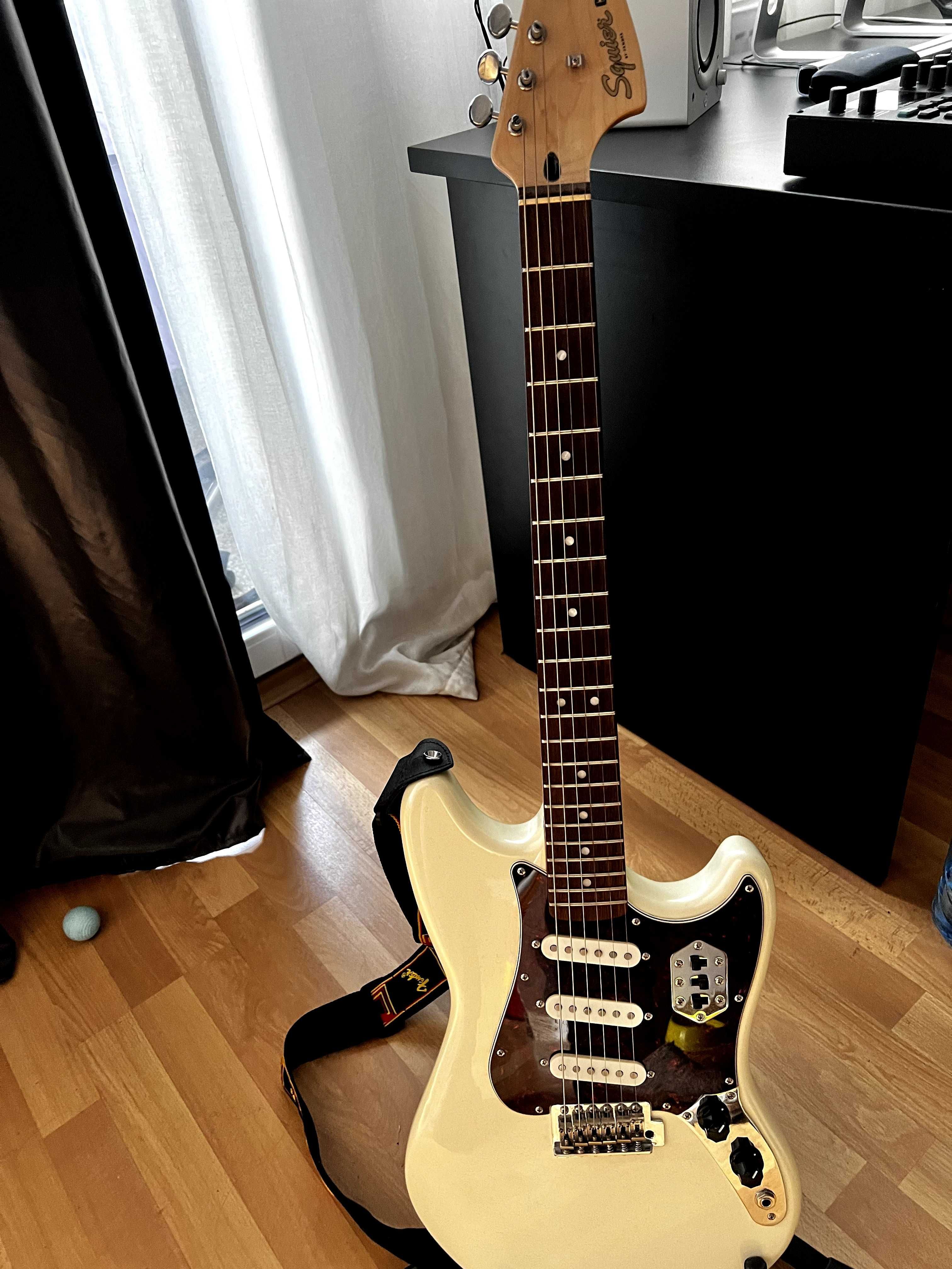 Китара Fender Squier Cyclone