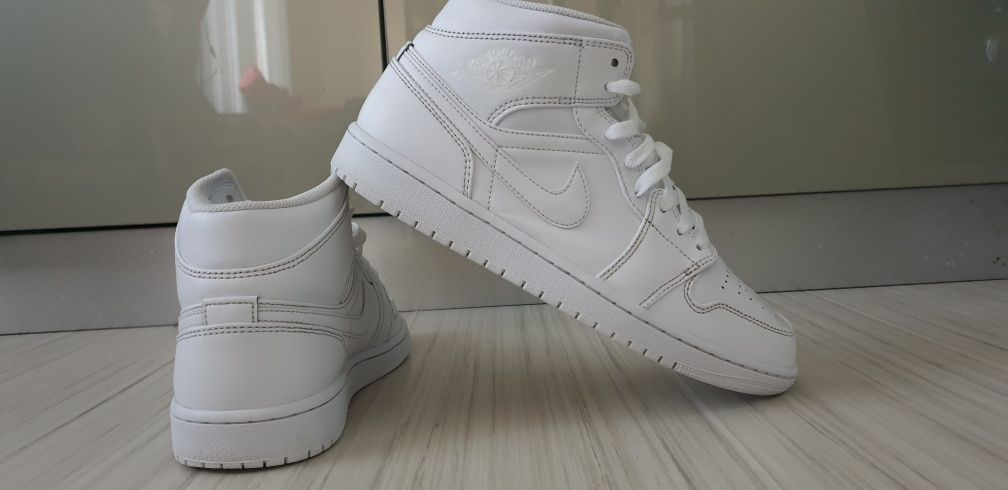 Nike Air Jordan1 Retro Tripple White / 43/27.5 UK 8.5 US 9.5 ОРИГИНАЛ!