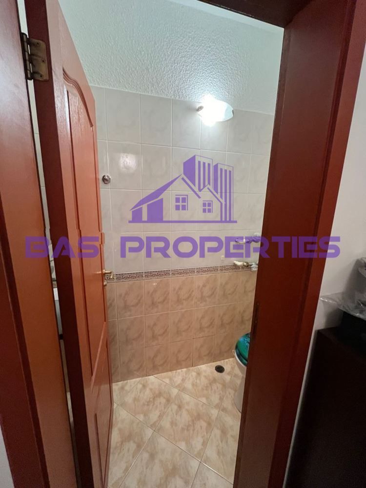 Дава се под наем Тристаен апартамент в София, Банишора - 140 кв.м за 750 € - Снимка #11