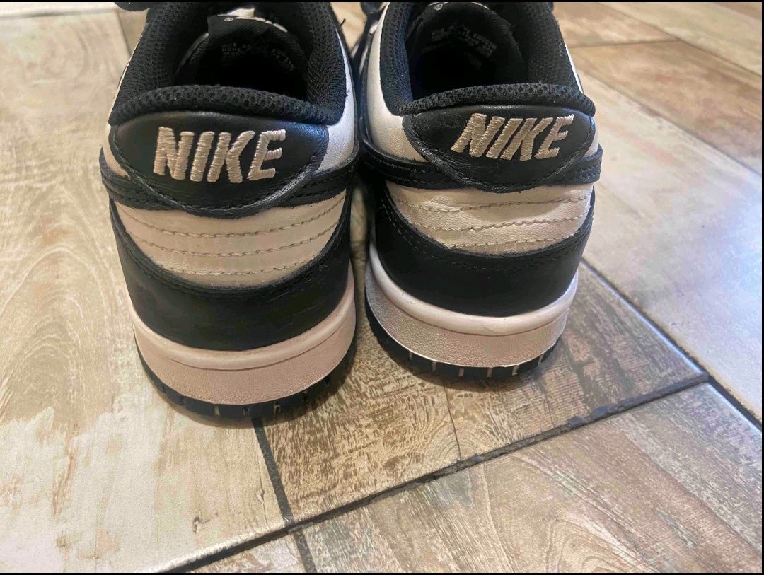 Nike panda dunk low