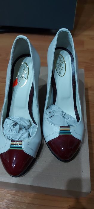 Vand pantofi dama piele noi