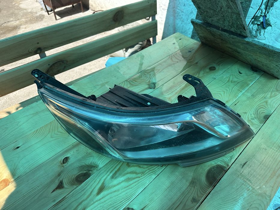 Запчасти Фары Kio Rio от правый