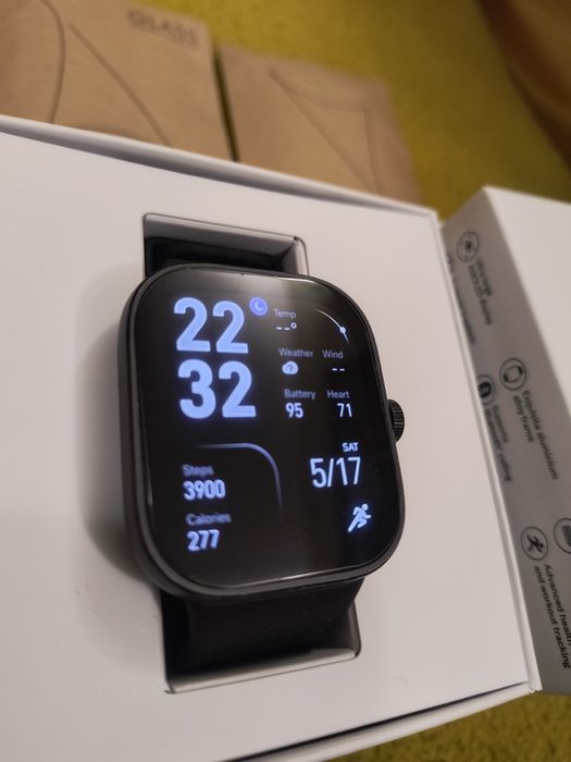 Смарт часовник Xiaomi Watch 4