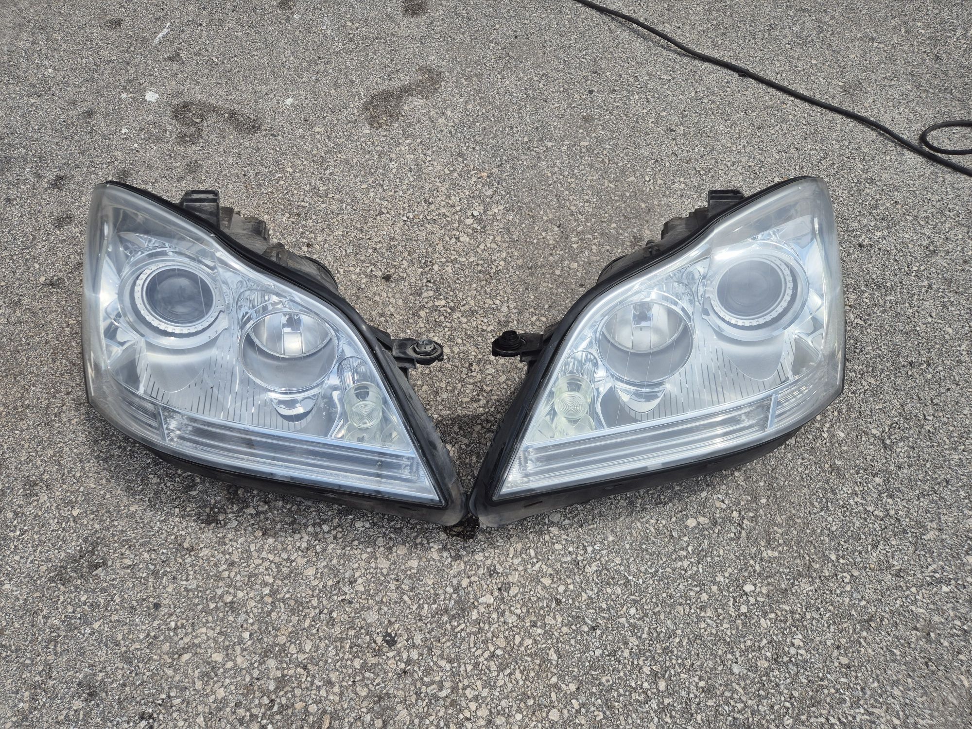 Завиващи фарове Мерцедес ГЛ Х164 Face Lift ляв десен фар Mercedes GL