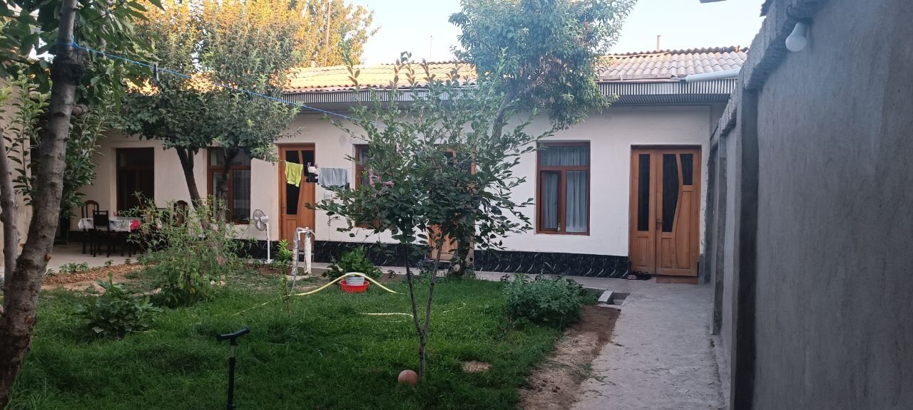 Kókterak qaynamada 4 sotix 6 ta xona 4 tasi bitkan