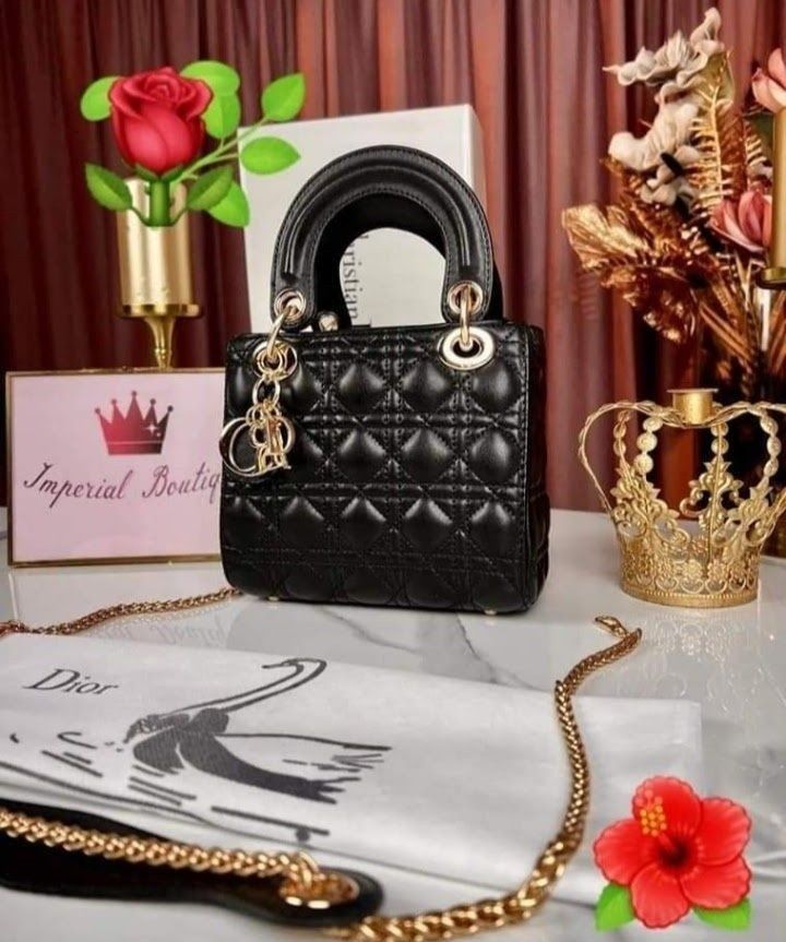 Geanta Dior Lady mini,curea detasabila, saculet, etichetă