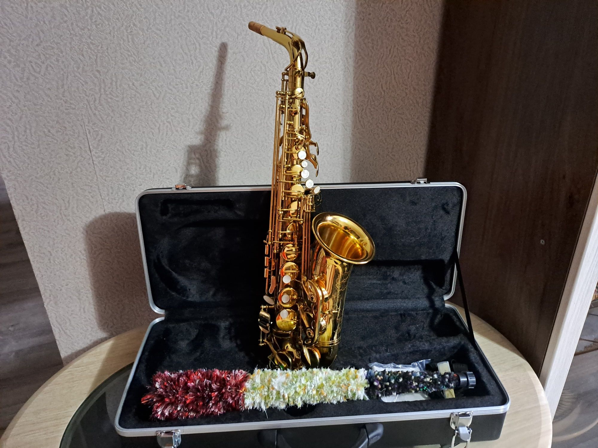Продам Саксофон Allora Alto