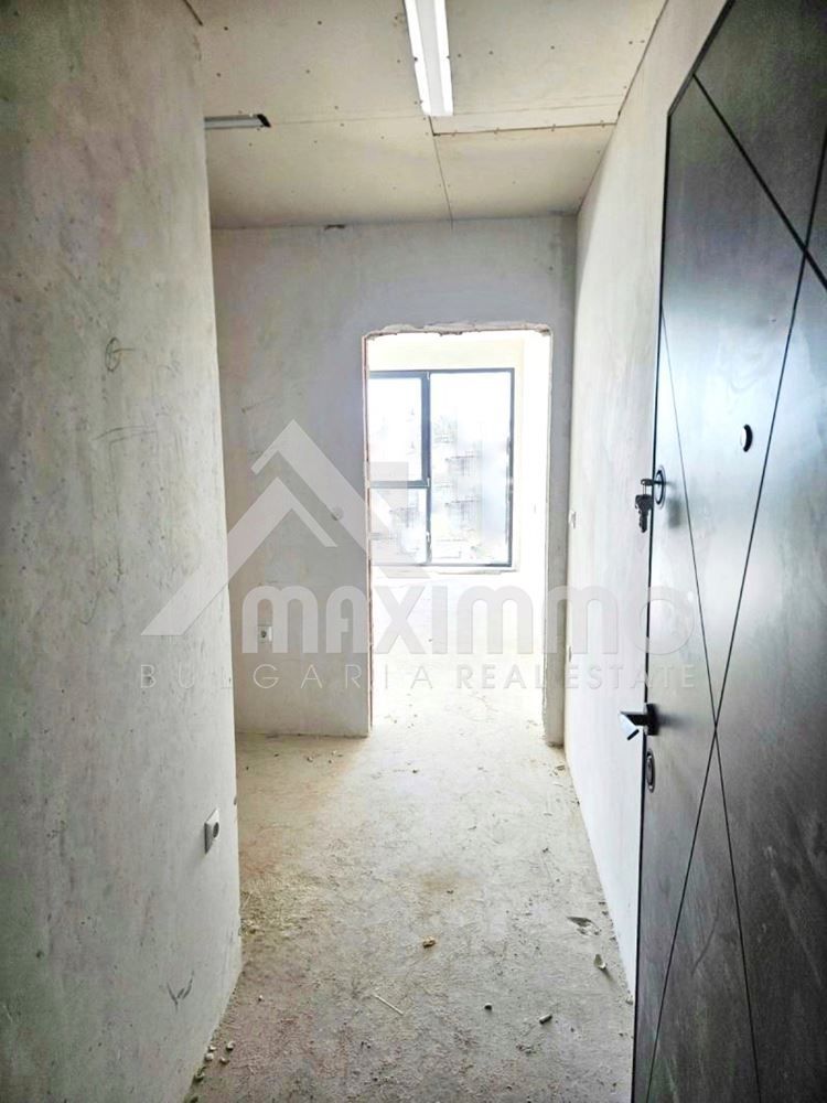 Продава се Двустаен апартамент в к.к. Св.Св. Константин и Елена - 74 кв.м за 1879 €/кв.м - Снимка #1