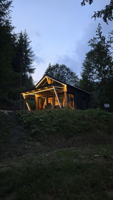 Lacasul Lupilor  Cabana de închiriat Colibița  Cabana