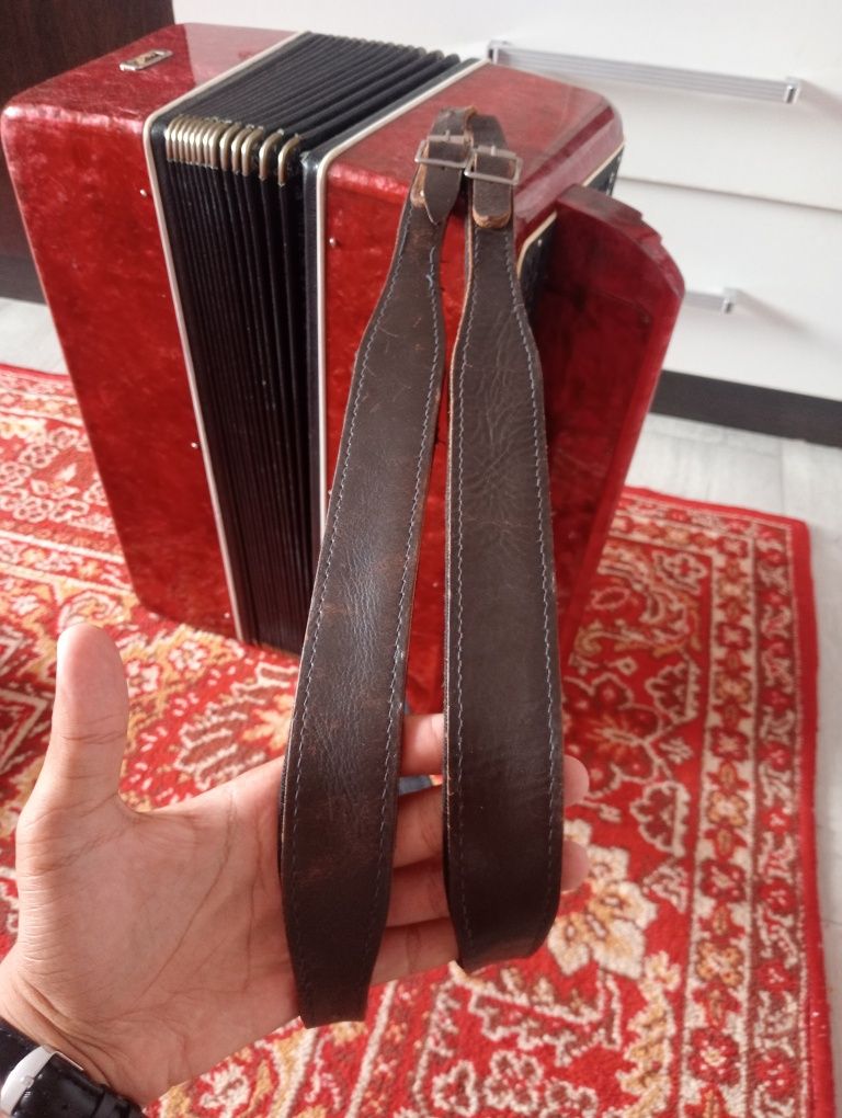 Продам баян Кировский 3