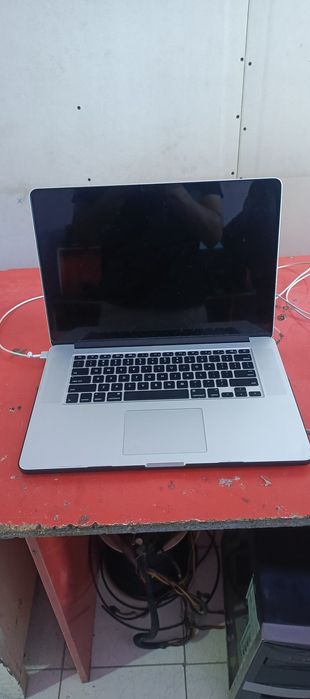 MacBook Pro Mid 15