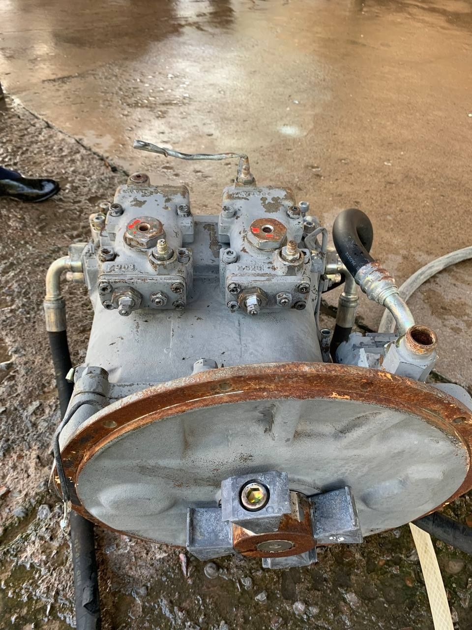 Продаётся Гидронасос Hitachi HPV102F