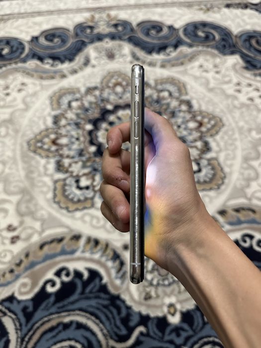 iphone x oq yaxshi holatda