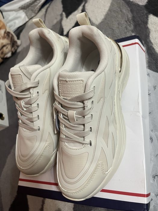 Adidasi de dama superbi noi