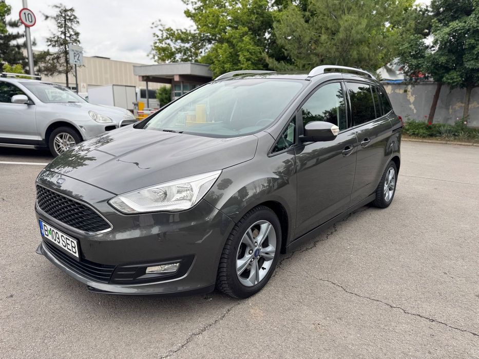 Ford C-Max este an 2017 euro 6, motorizare 1.5 diesel Proprietar 7 locuri
