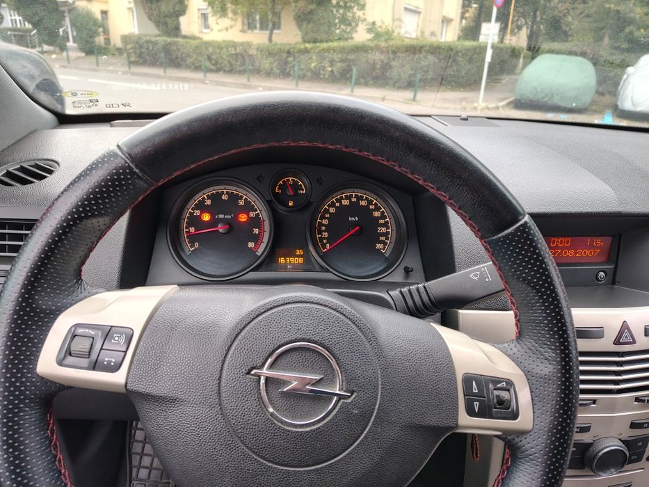 Opel Astra H GTC 2008