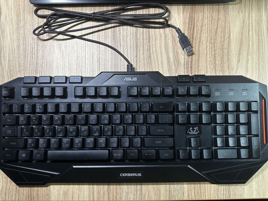 Продам игровой комплект ASUS Cerberus – клавиатура + мышь.