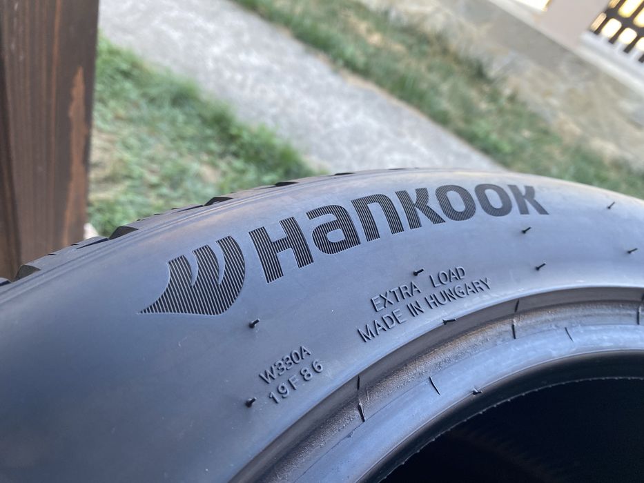 2бр. Зимни гуми 305/40/20 Hankook Winter i*Cept Evo 3 XL 112V DOT2923