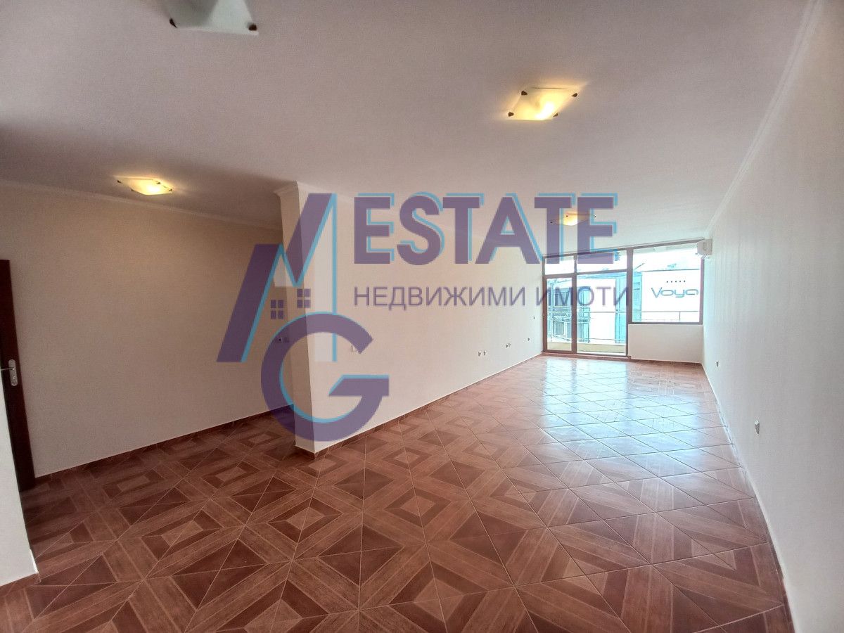 Двустаен апартамент в комплекс на първа линия, в гр. Свети Влас.
