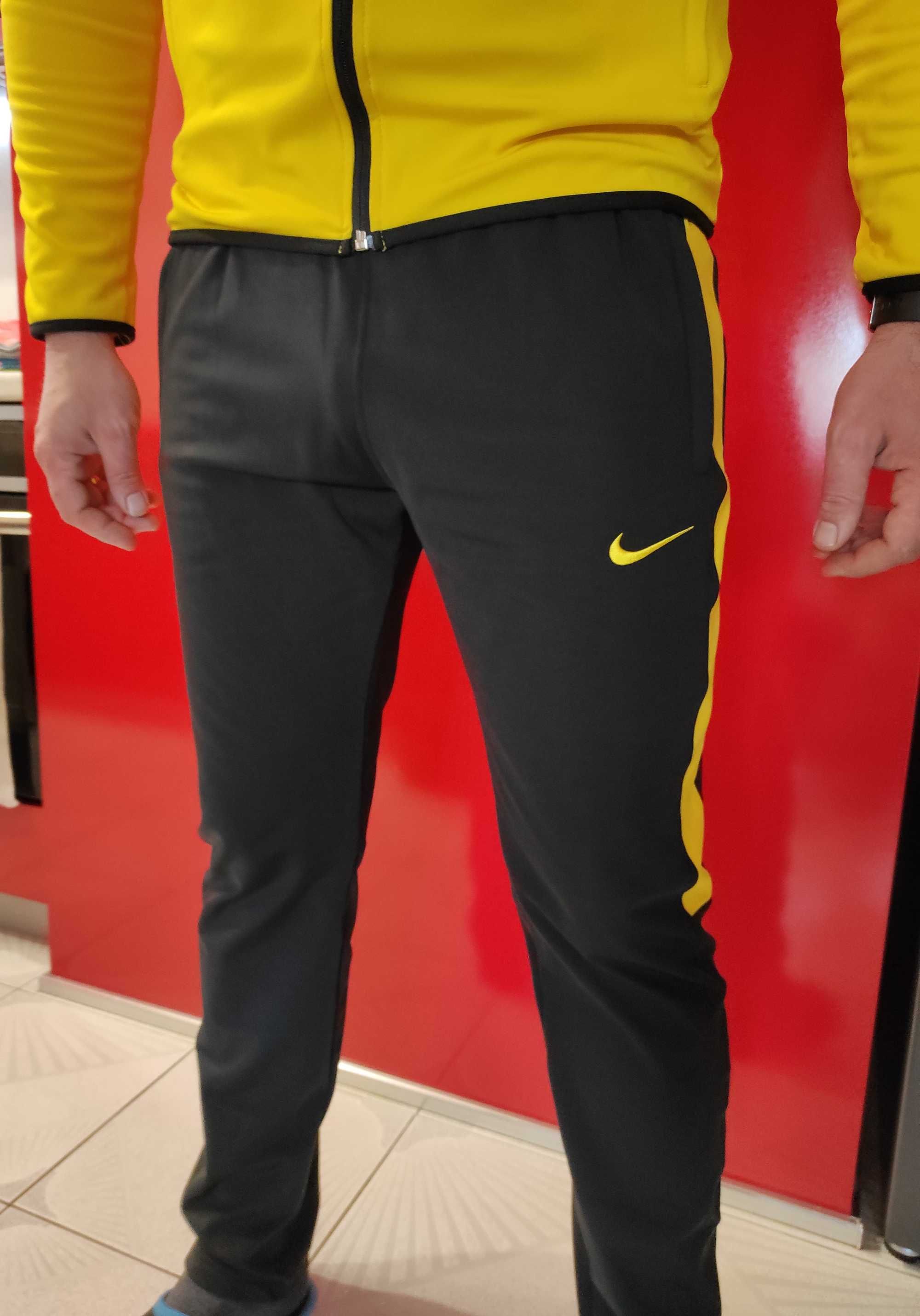 Спортен комплект Nike