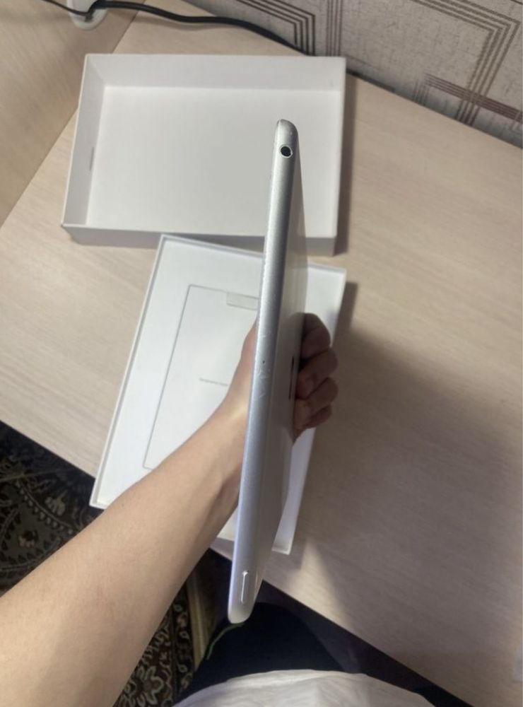 Продается IPAD gen 9 th 64 гб+ чехол