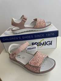 Нови блестящи сандали Primigi 30номер