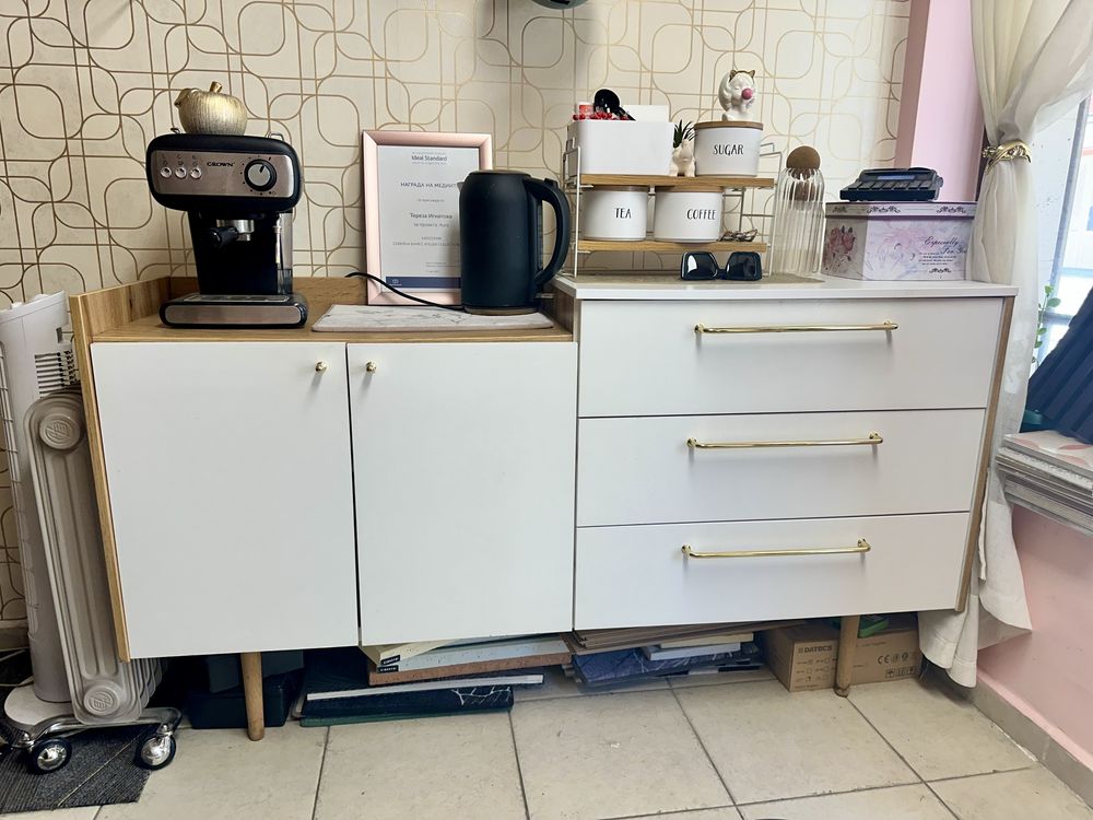 Бял бюфет шкаф чекмедже JYSK със златни дръжки IKEA - L150/D40/H80 cm