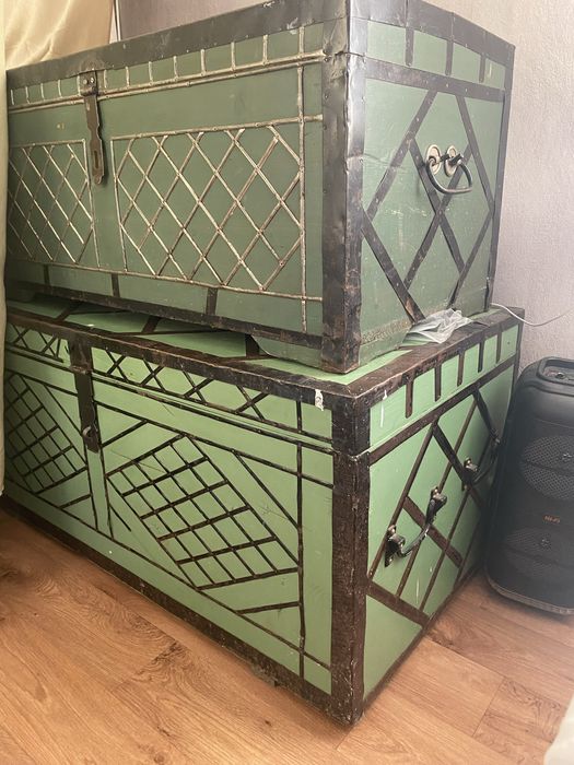 Продам сундуки, 2шт, антиквариат