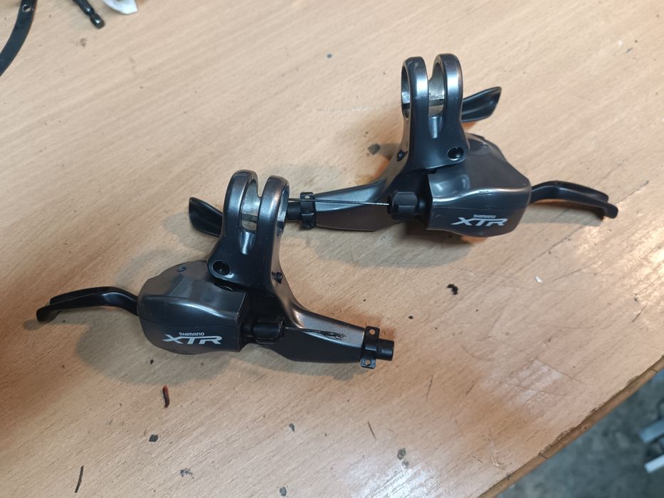 Angrenaj 50-34 ,,baterie Bosch,furca suspensie ,manete   XTR