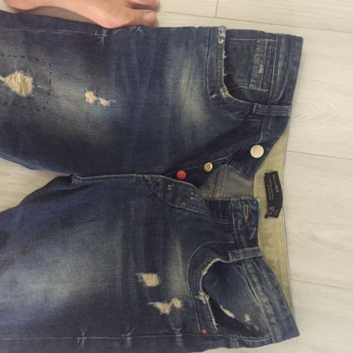 Vând blugi pull and bear