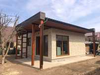 Vindem căsuții hidro și termoizolații