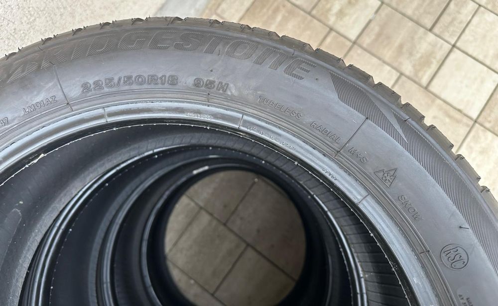 Set anvelope /cauciucuri iarna 225/50/18 Brigestone Blizzak RSC