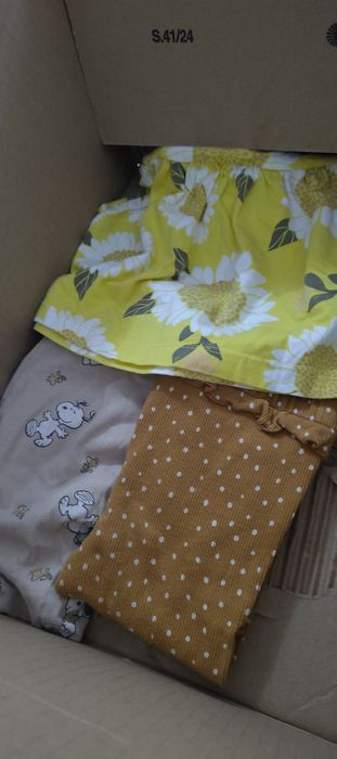 Donez hăinuțe fetița stare excelenta mărimile sunt 3,6 unele 6,9 luni