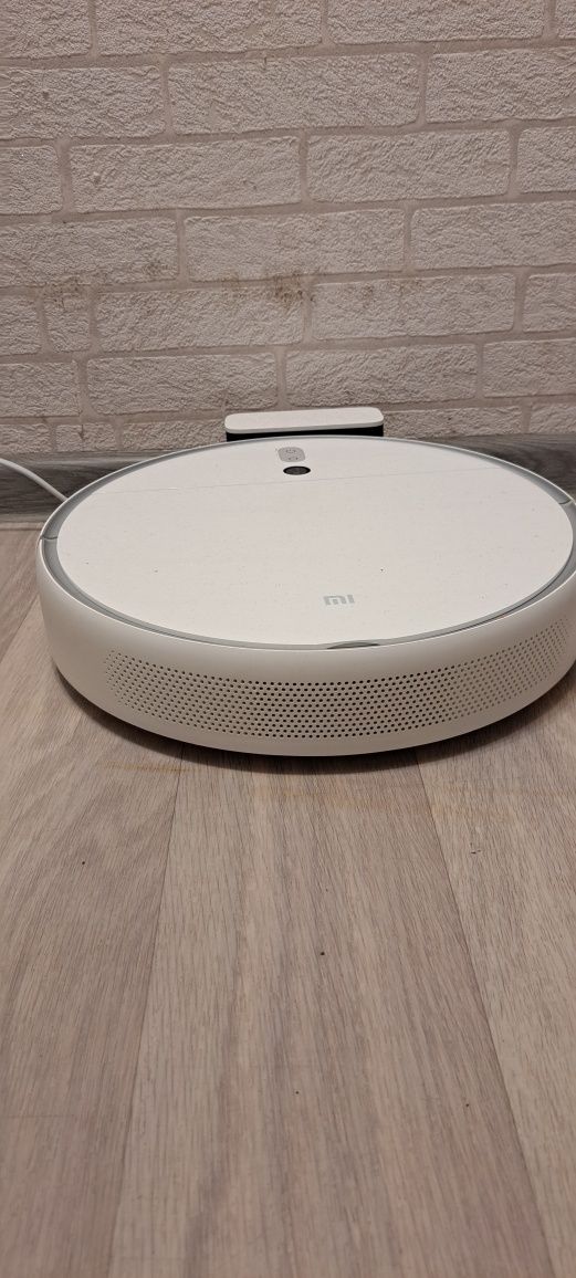 Продам Робот-пылесос Xiaomi Mi Robot Vacuum Mop 2 BHR5055EU белый