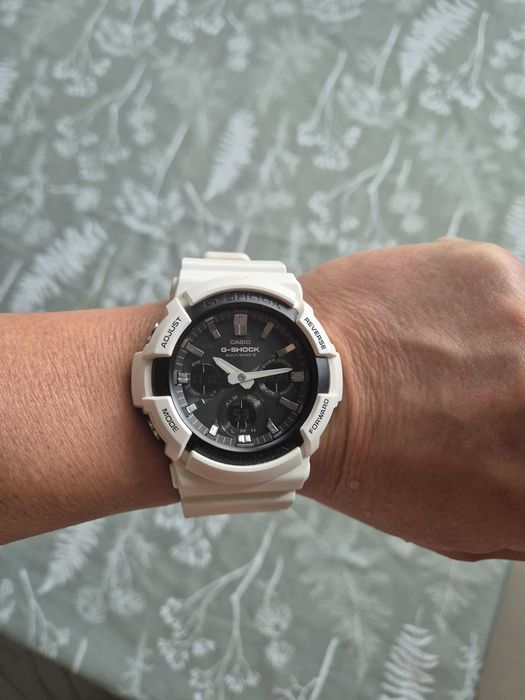 G-shok часовник  бял