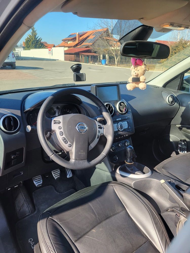 Nissan masina economica si eficienta
