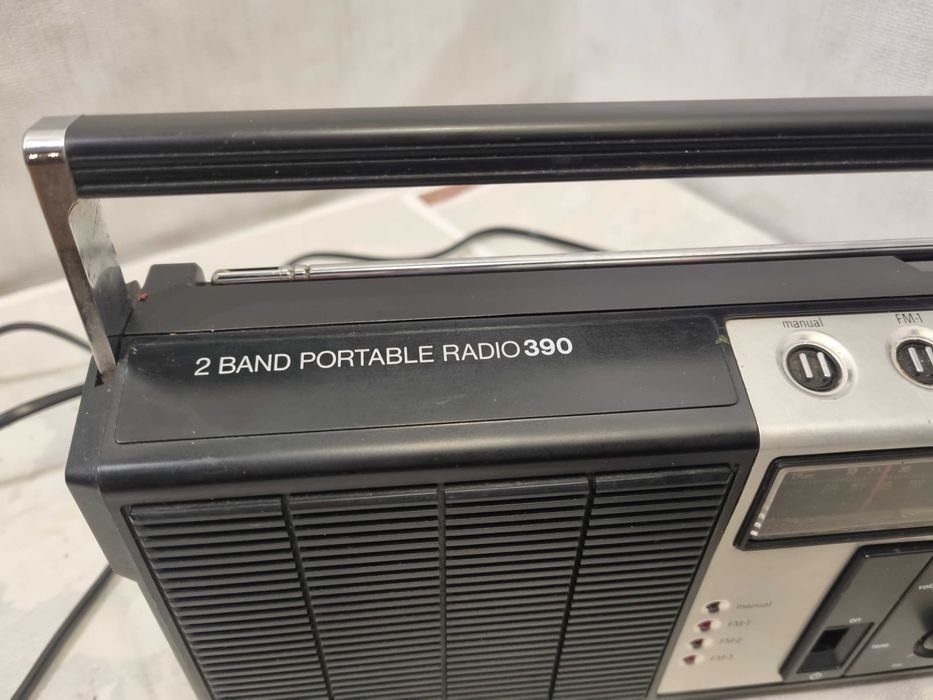 Philips vintage 2 band portable 390