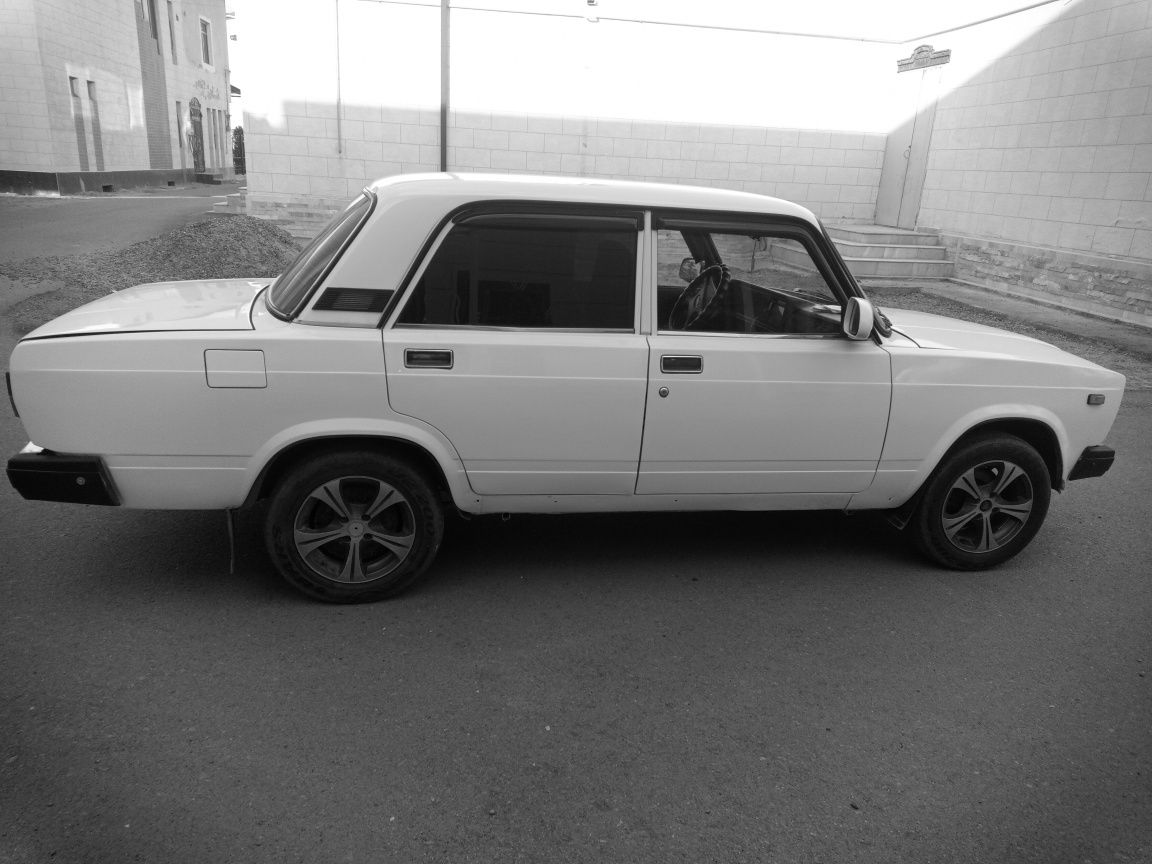 Автомашина ВАЗ 2107