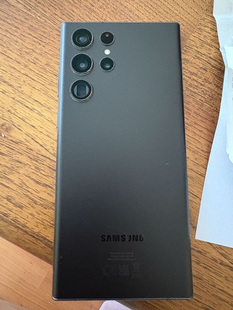 Samsung Galaxy s22 Ultra 128GB с оставаща гаранция