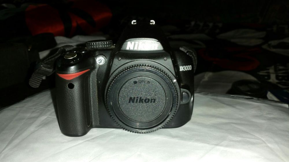 Nikon D. 3000...