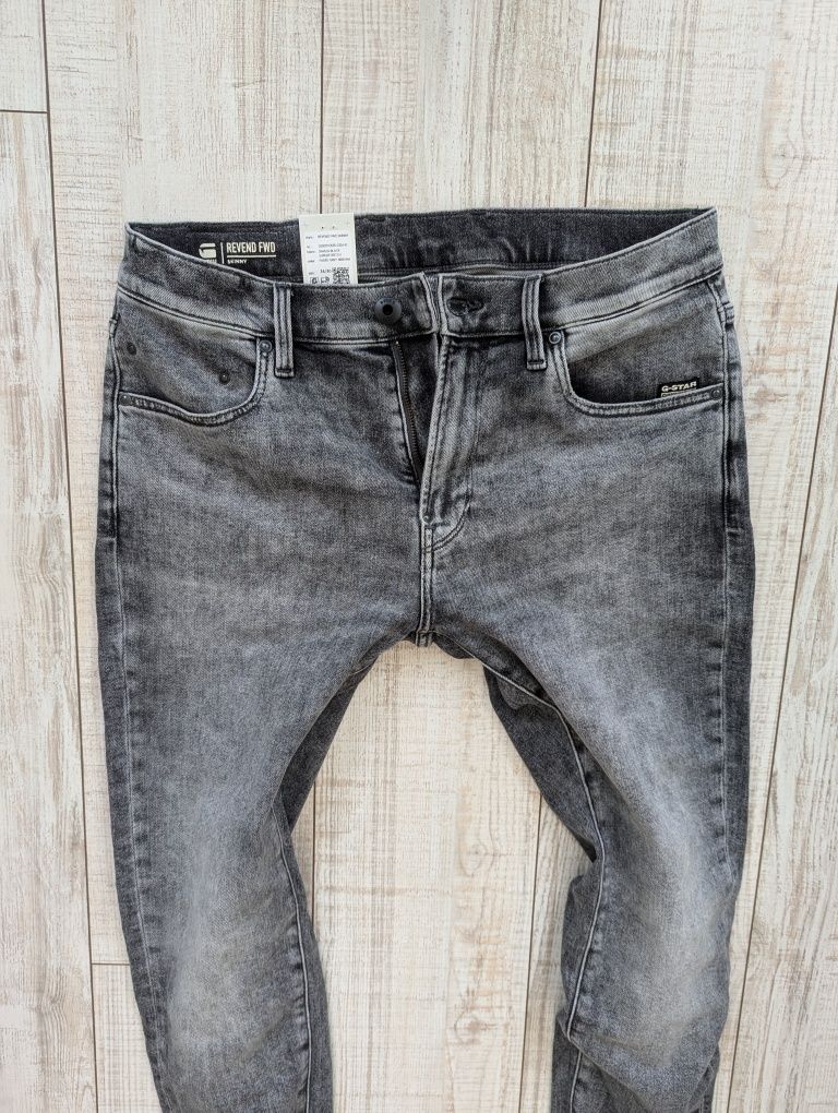 G-Star Revend Skinny
W 33 L30,w33L32
Цена: 138 лв/70,56€
Състав: Памук
