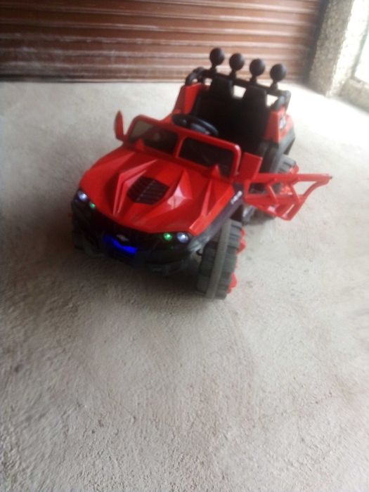 Детски електрически джип с дистанционно