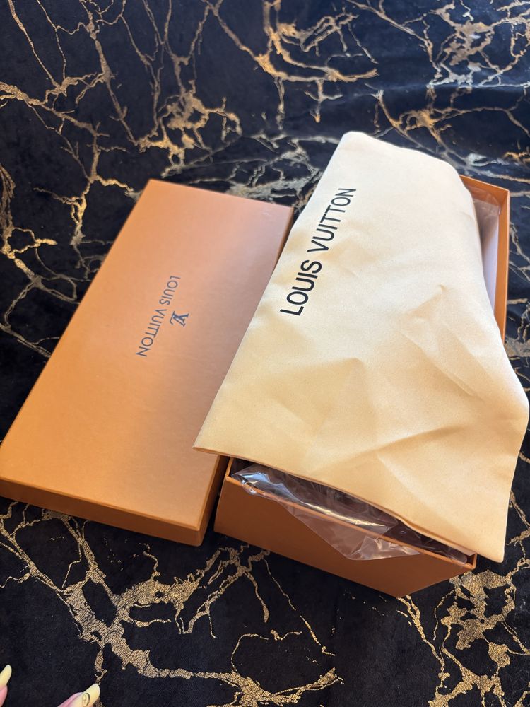 Papuci Louis Vuitton