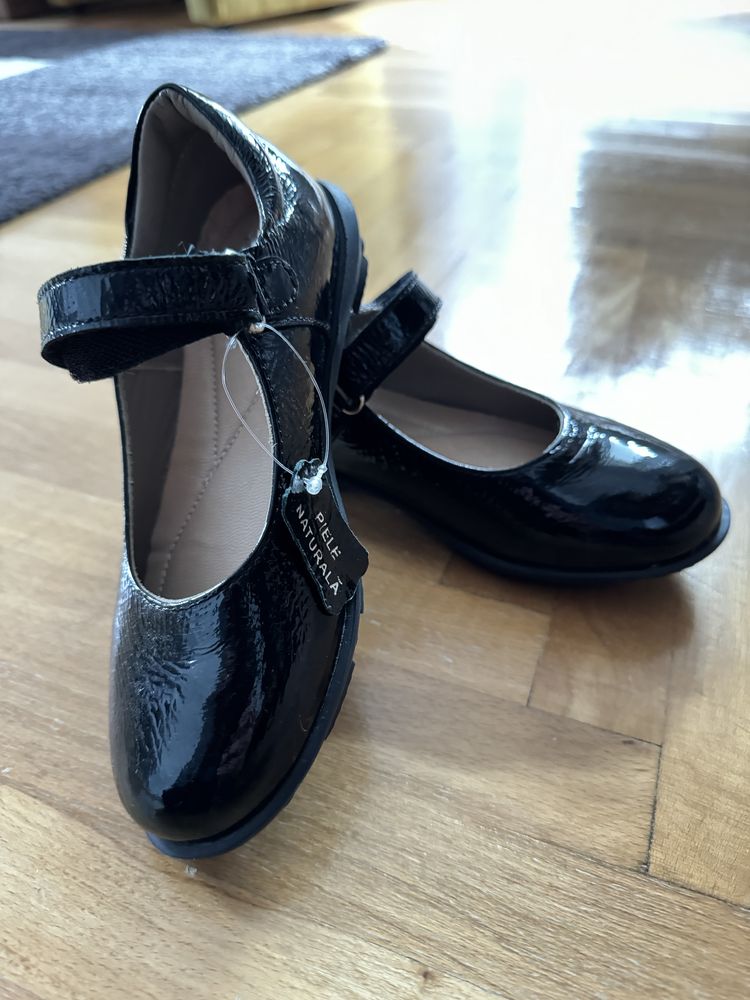 Pantofi fete, culoare neagra, noi