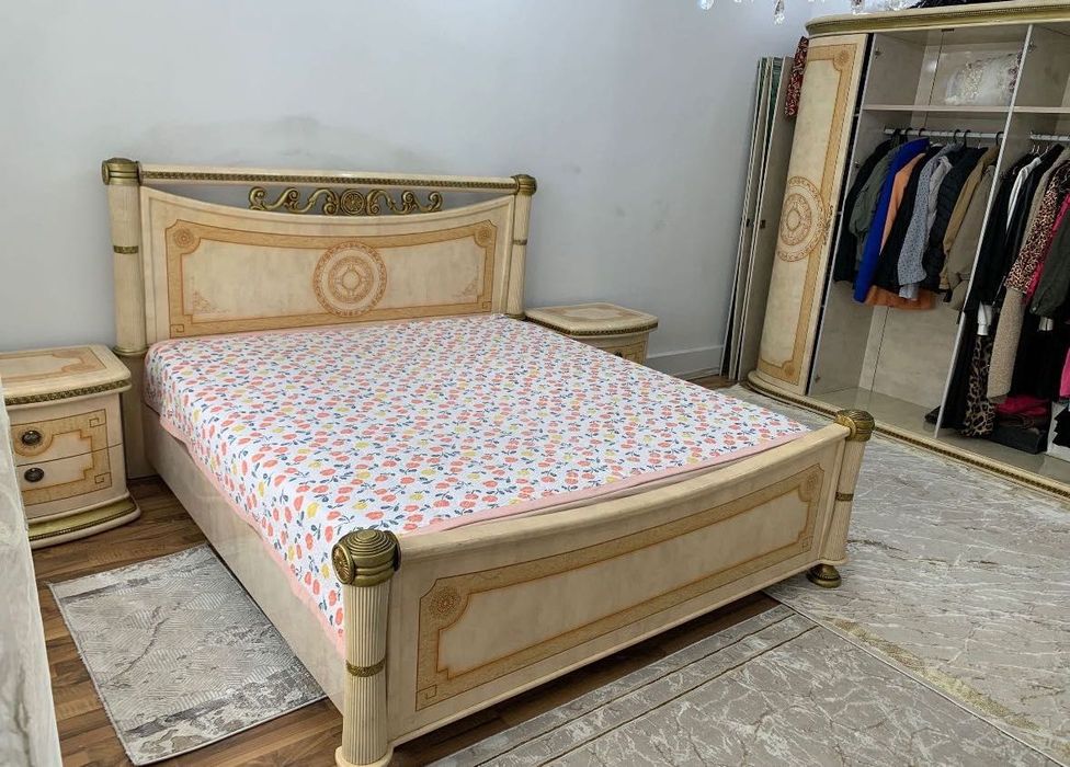 Продам спальный гарнитур б/у 200000 Алматы