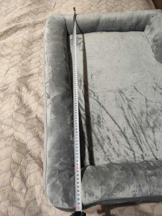 Продавам луксозно плюшено легло/ диван за средно голяма порода куче